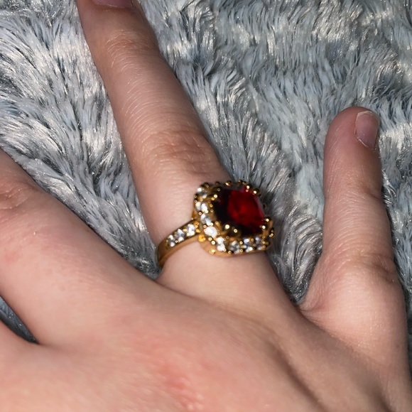 Vanessa Mooney: The Zena Ring - Picture 8 of 9